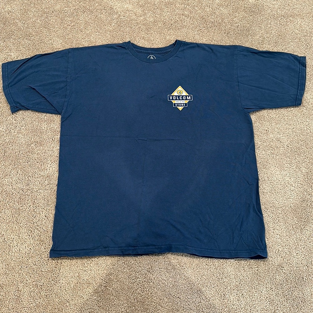 Men’s Volcom tee shirt